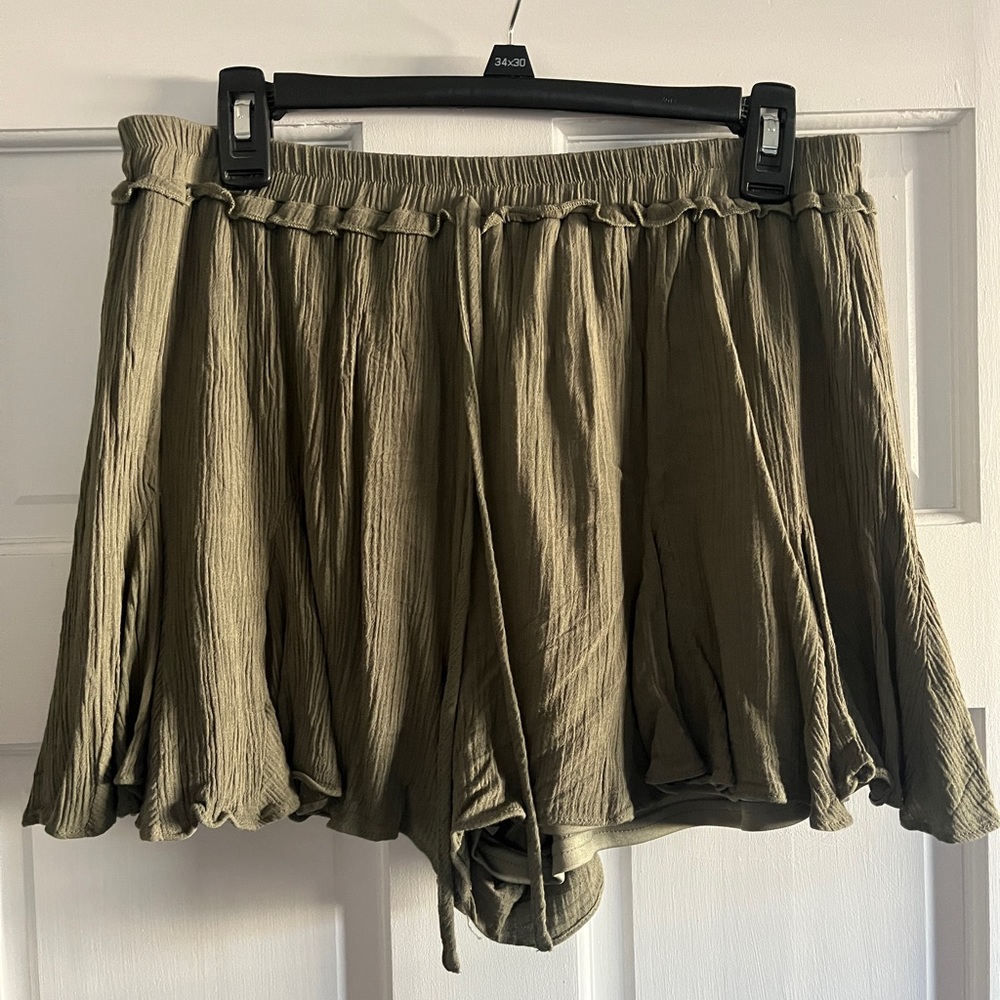 shorts olive green Large SPRING BREAK VACATION